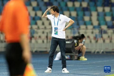 把英语课代表按到桌子上抄