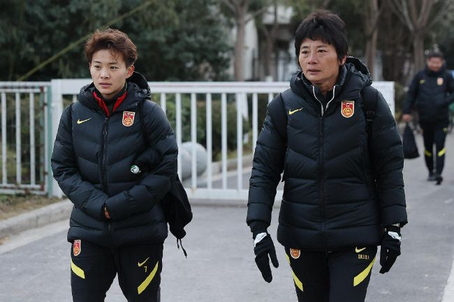 结婚相亲的女职员